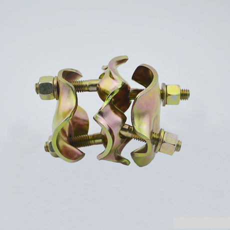 Pegmentum Double Coupler cum quattuor fulminibus Italiam